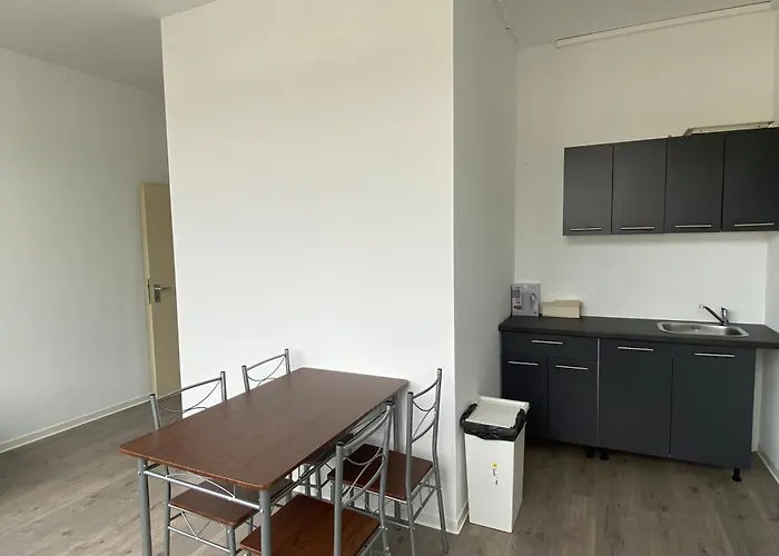 Simplex Am Marktplatz Lägenhetshotell *